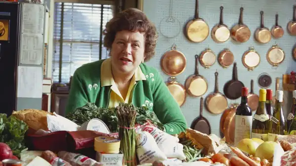 Julia Child's Cleaning Tip To Ensure A Less Hectic Kitchen Cleanup
