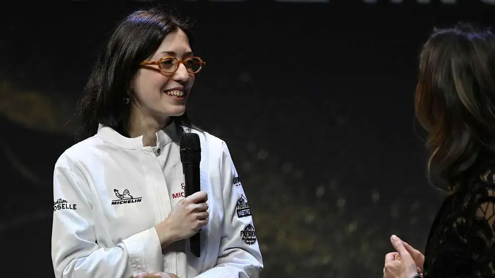 Guía Michelin Francia 2025: El premio al joven chef se otorga a un italiano