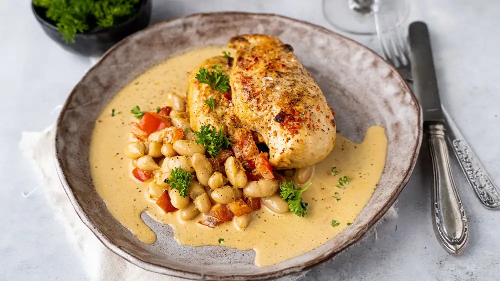 Culy Casero: pollo en salsa de mostaza con pimiento rojo y judías blancas