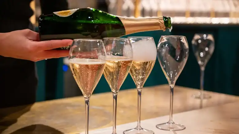 What Types Of Wine Are Categorized As Spumante?