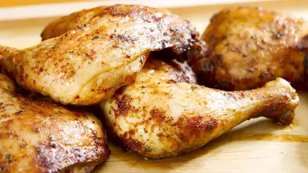 The Easy Way To Ensure Your Chicken Thighs Are As Crispy As Possible