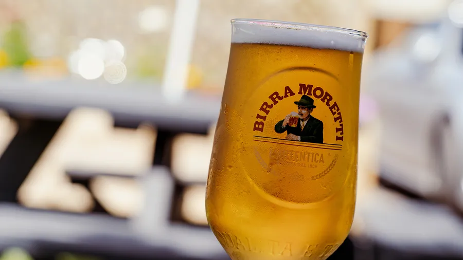 El reto "Setting the table" de Birra moretti se vuelve viral como el nuevo "Splitting the G"
