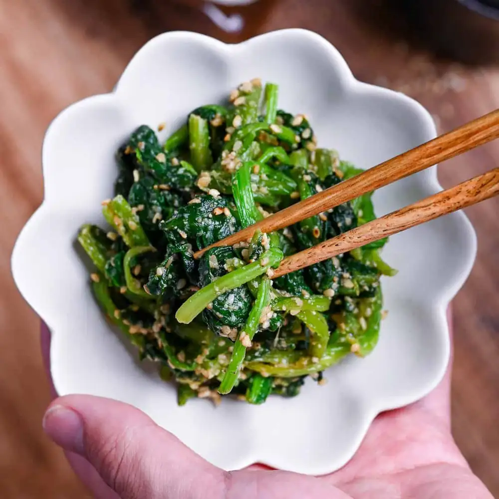 Ensalada Goma-ae (ensalada japonesa de espinacas con salsa de sésamo)