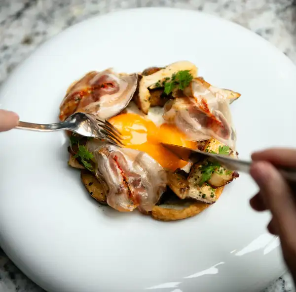 Sintonía goes beyond its famous beef tartare in Barcelona