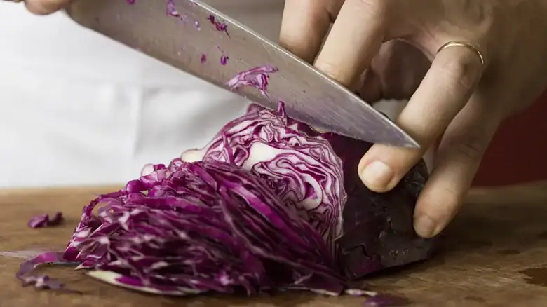 Cabbage Water Is Your Secret Weapon For Vibrant Color-Changing Food