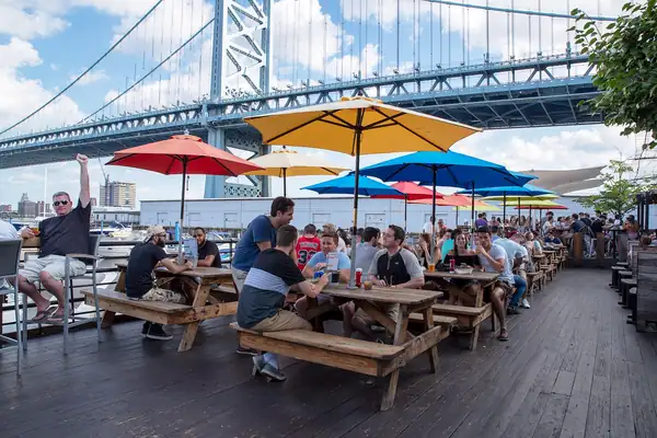 ¿Podrían volver a permitirse los restaurantes con terraza en Pensilvania a mediados de junio?