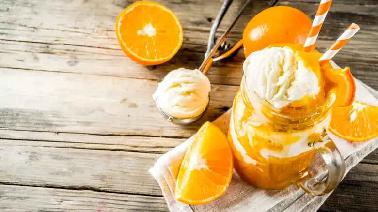 How To Make An Effortless Frozen Orange Creamsicle Cocktail With Just 2 Ingredients