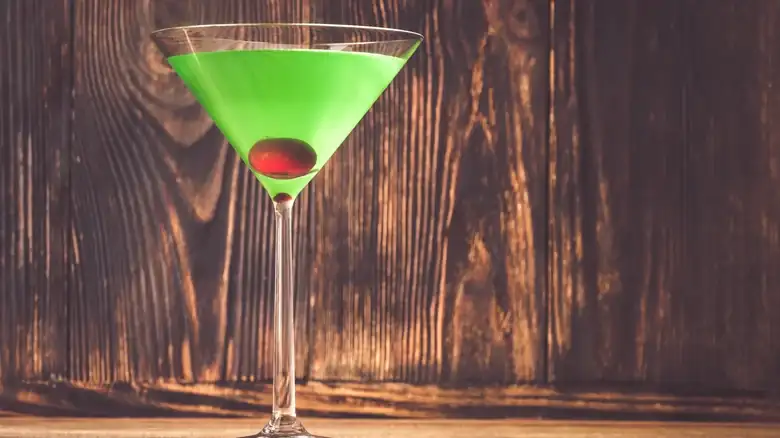 The Australian Origins Of The Japanese Slipper Cocktail