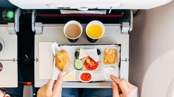 How Airlines Prepare Your In-Flight Food