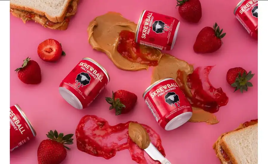 Skrewball presenta whisky con sabor a mantequilla de cacahuete y mermelada de fresa