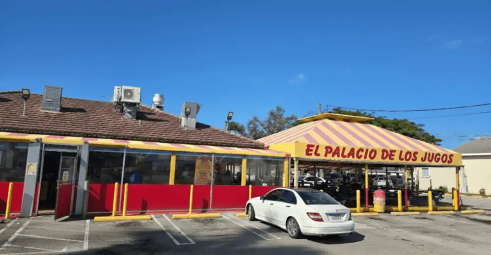 Estarás encantado de hacer fila para probar las empanadas artesanales de esta panadería de Miami