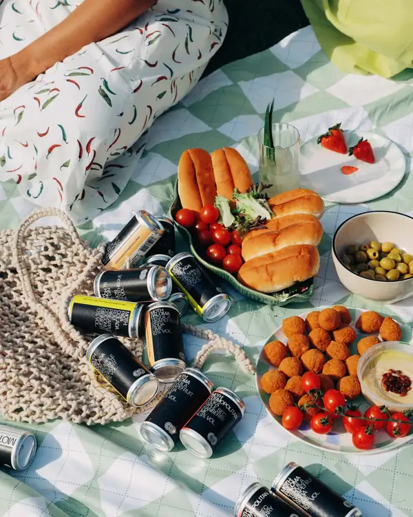 Are there any drinkable canned cocktails?
