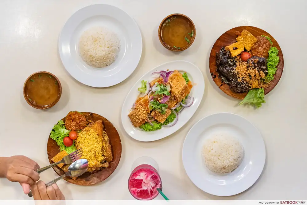 Reseña de Makan Makan: costillas de ternera a la parrilla halal, Ayam Penyet y más en Marina Square