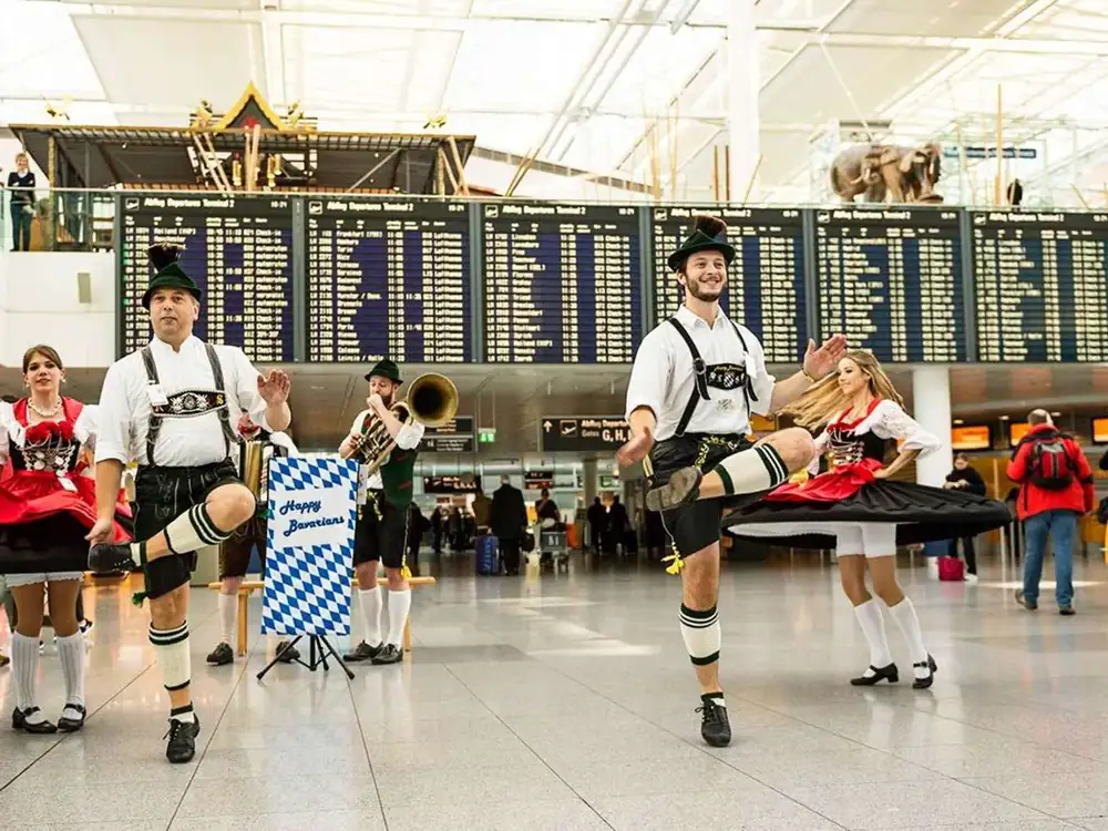 Sorpresas en los precios del Oktoberfest 2026: Esto es lo que costará un litro de cerveza, pollo y atracciones