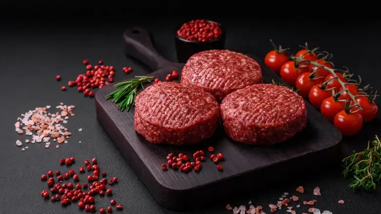 La razón por la que deberías evitar las hamburguesas prefabricadas