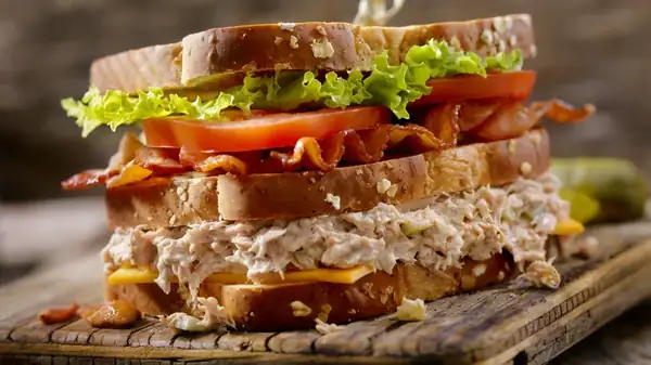El pan esponjoso que cambiará tus sándwiches de atún para siempre