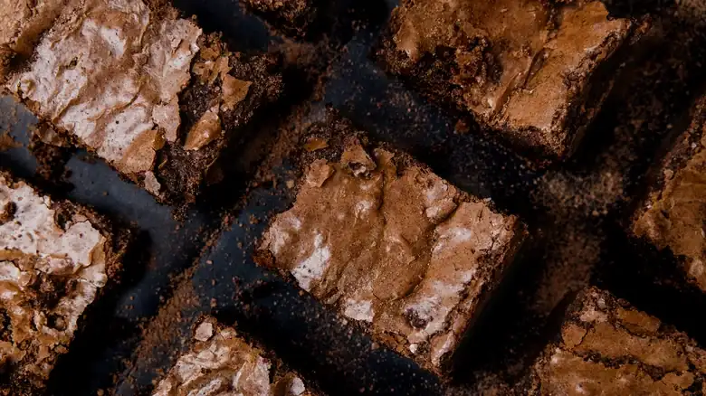Should You Store Brownies Before Or After You Cut Them?