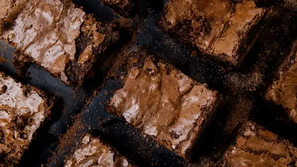 Should You Store Brownies Before Or After You Cut Them?