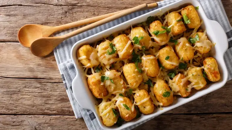 ¿Qué es exactamente el Minnesota Hotdish y en qué se diferencia de un guiso?