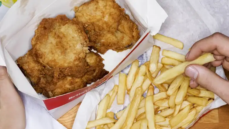 Why You Should Avoid Ordering Fried Food For Delivery
