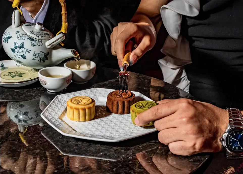 Noodle & Beer celebra el Festival de Medio Otoño con nuevos pasteles de luna, maridaje de cócteles y cestas de regalo