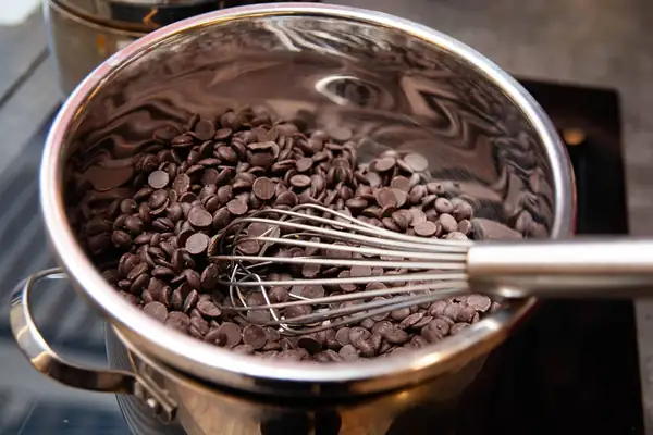 Cooking chocolate vs eating chocolate: the difference explained