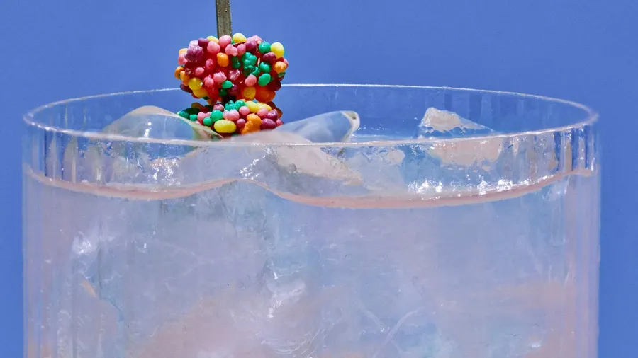 Cómo convertir los caramelos Nerds en un cóctel