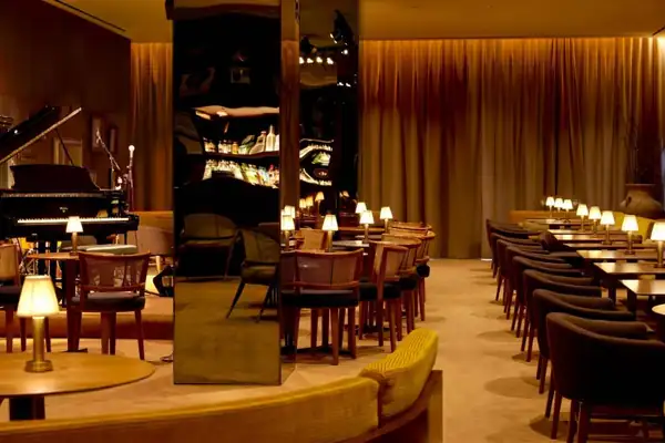 Diseñado para emular el “mejor bar del mundo”, este local secreto de jazz en Midtown, con capacidad para 80 personas, acaba de reabrir sus puertas con músicos de talla mundial y una entrada de fin de semana de 40 dólares