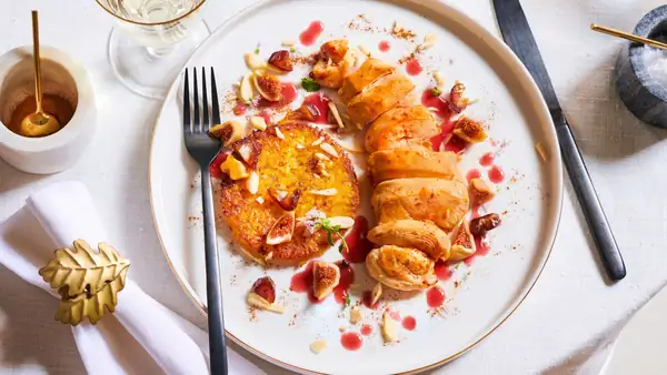 Il Campese chicken breast fillet with crispy rice and spicy sauce