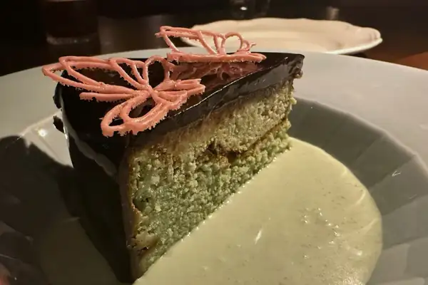 Dēliz se centra en ofrecer una experiencia gastronómica completa en Bucktown