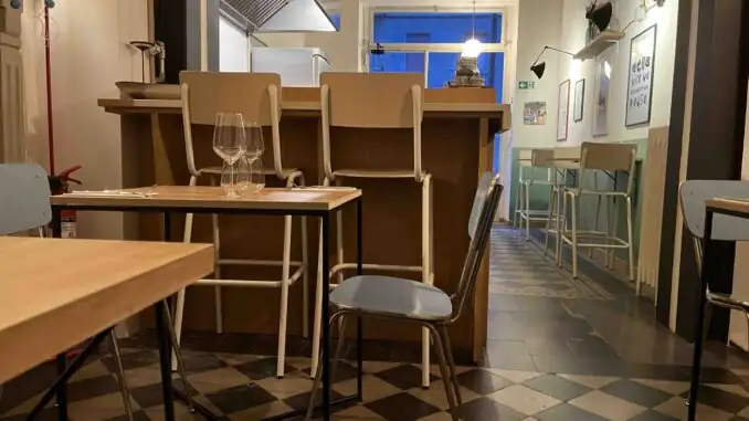 Botoi Milano, un bistró de barrio perfecto, o mejor dicho, un bar de vinos informal y gratuito