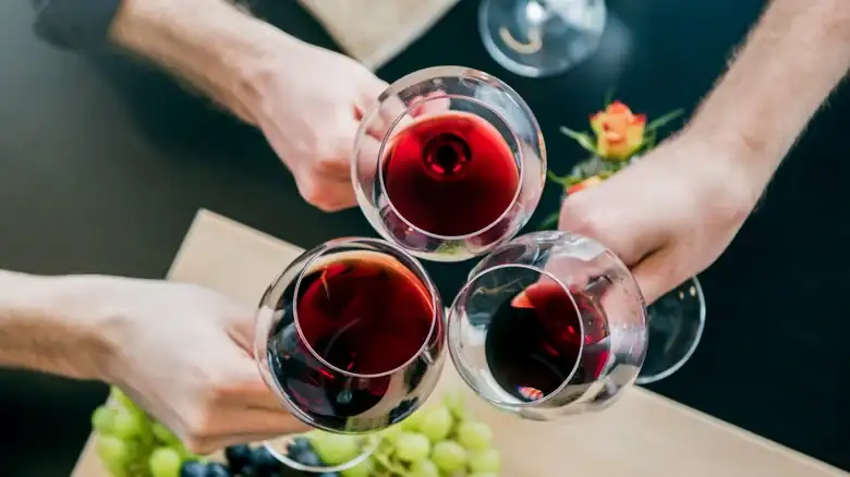 Cómo transformar el vino sobrante en vinagre de vino tinto
