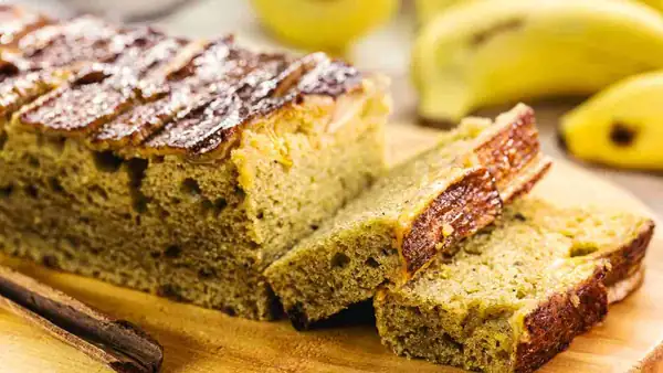 This banana and nut cake made breakfast special for my whole family; maybe I finally understood what impressed everyone.