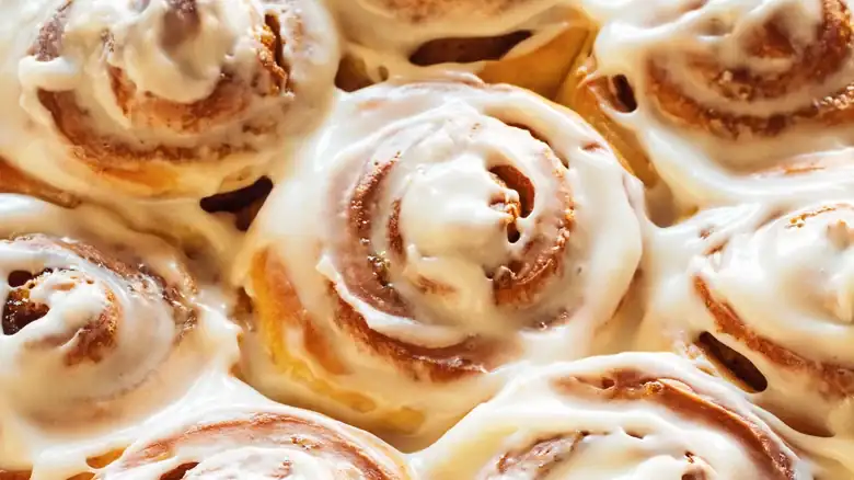 Use Cream Cheese Frosting To Get The Most Flavor Out Of Your Cinnamon Rolls