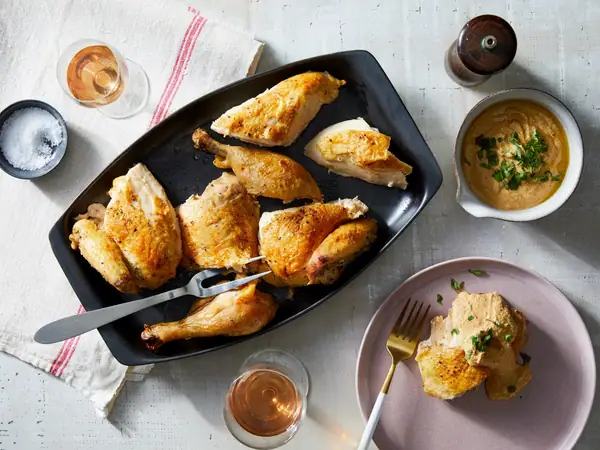 Pollo asado georgiano con salsa bazhe
