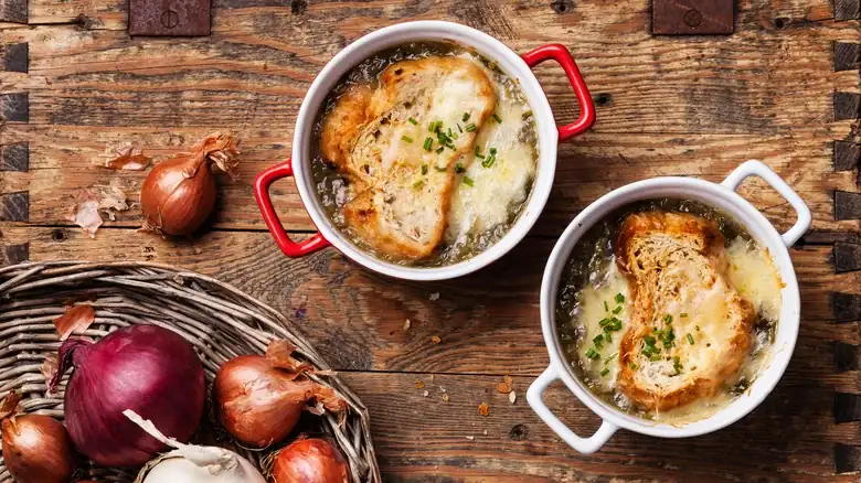 12 Chef-Approved Tips For Making The Perfect French Onion Soup