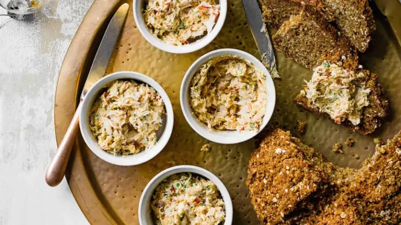 Whipped crab butter with bread