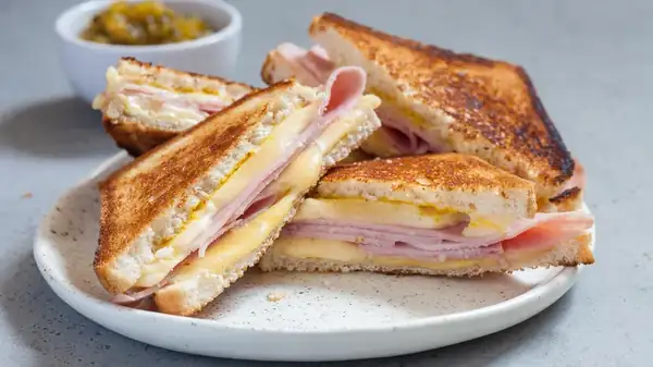 The $29 Ham And Cheese Sandwich That Has Redditors Perplexed