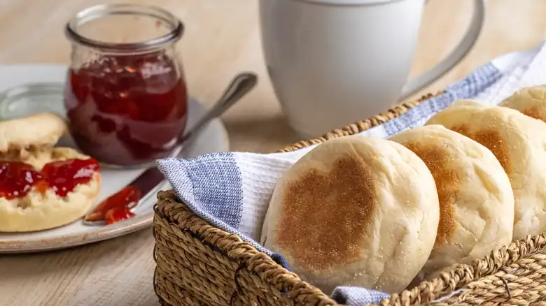 ¿Cuál es la diferencia entre los muffins ingleses y los crumpets?