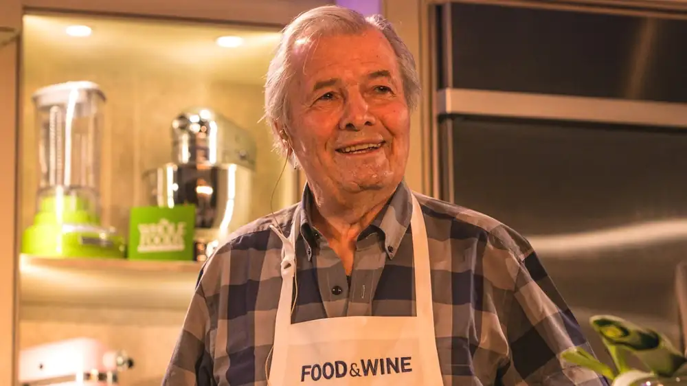 El sencillo consejo de Jacques Pépin para cocinar uniformemente el pollo deshuesado