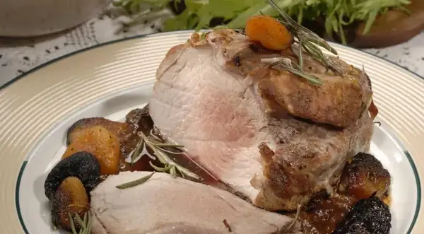 Pork with dried fruits