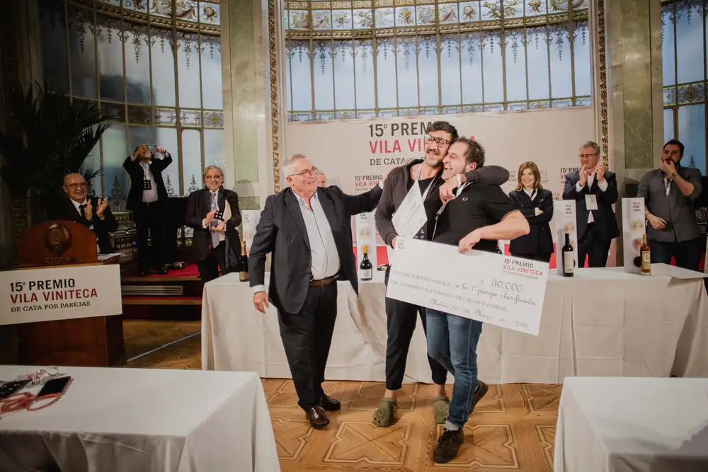Nacho Martínez y Eloi Cedo, ganadores de la Cata de Maridajes de Vila viniteca