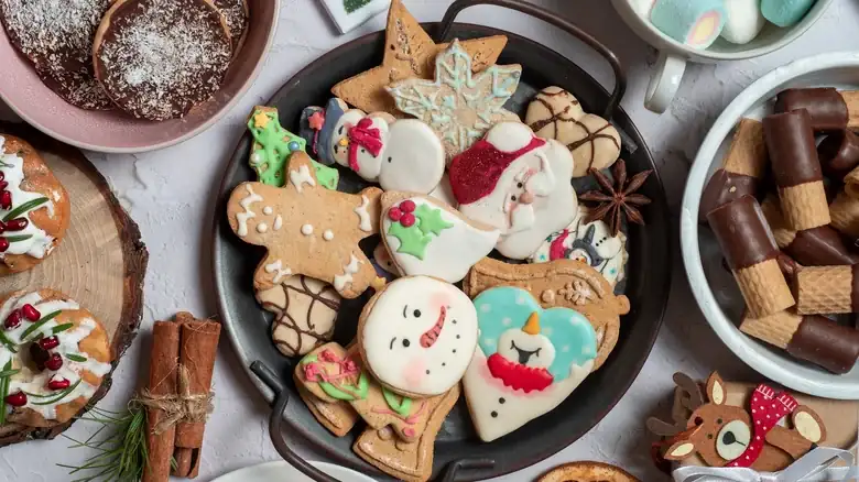 Upgrade Your Christmas Cookie Boxes With A Fast Food-Inspired Shape
