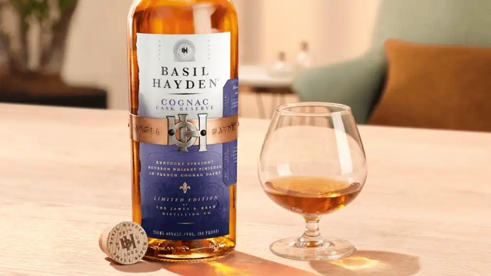 El nuevo bourbon Basil Hayden de Jim Beam fue añejado en barricas de coñac de 25 años