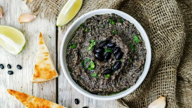 The Chickpea Swap That Gives Your Hummus A Southwestern Flair
