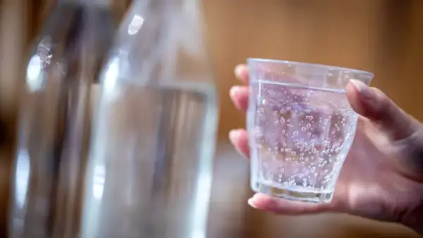The Science Behind Why Some People Think Carbonated Drinks Taste Better