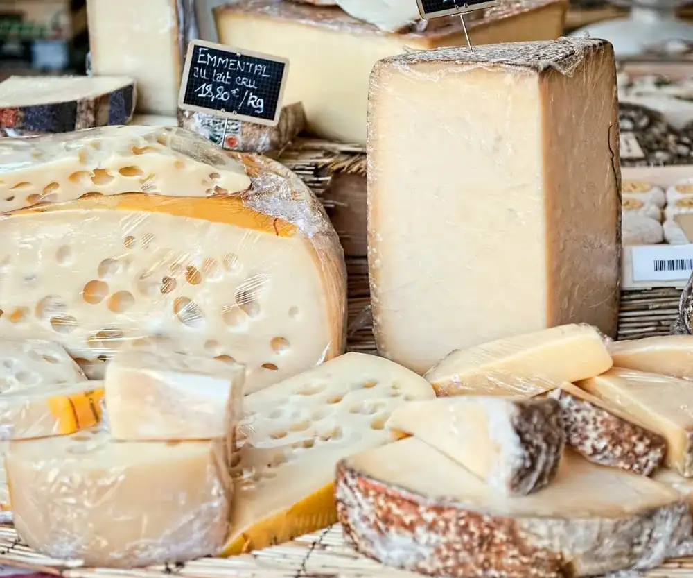 32 Most Popular French Cheeses (Extensive Guide to French Cheese)