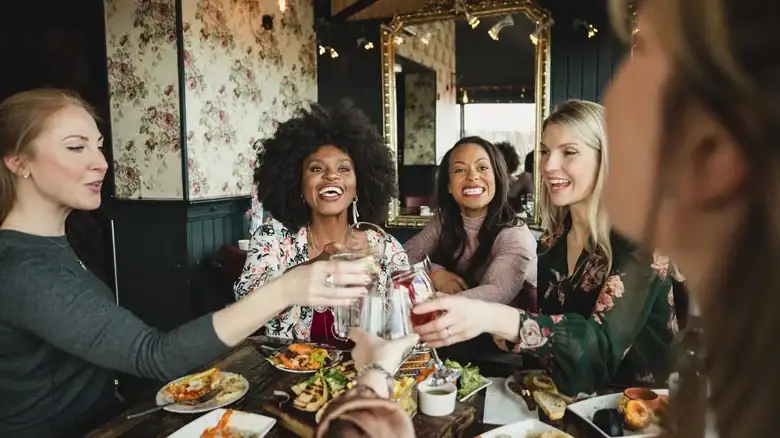 How many bottles of wine should I buy for a dinner party?