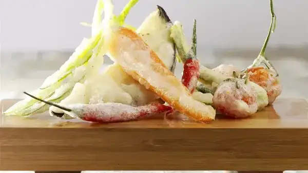 Vegetable tempura with flavored mayonnaise