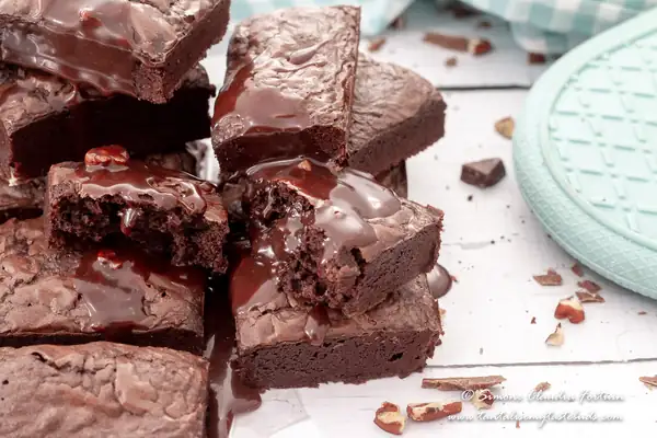 Sinfully Moist Lindt Brownies With Nutella Sauce